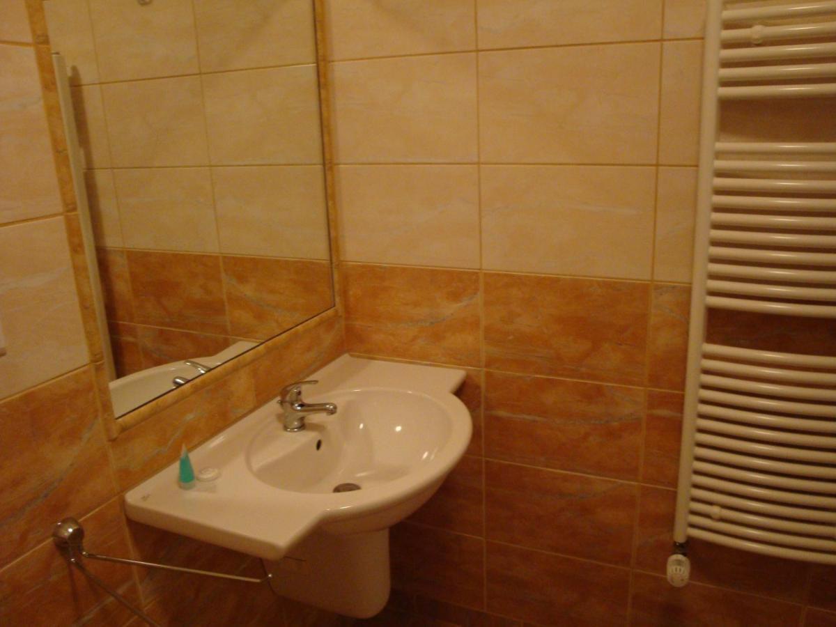 Lazne Evzenie Hotell Klášterec nad Ohří Rum bild