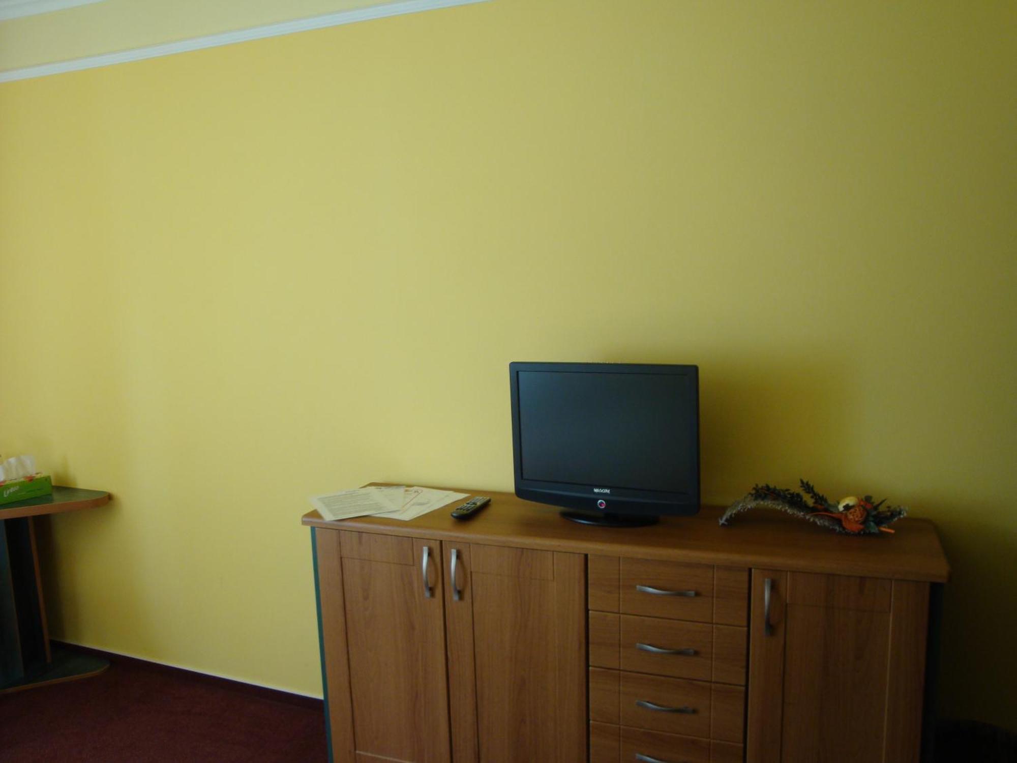 Lazne Evzenie Hotell Klášterec nad Ohří Exteriör bild