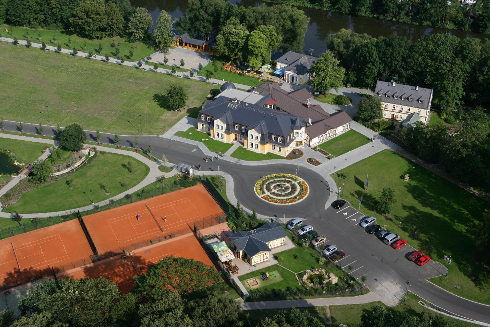 Lazne Evzenie Hotell Klášterec nad Ohří Exteriör bild