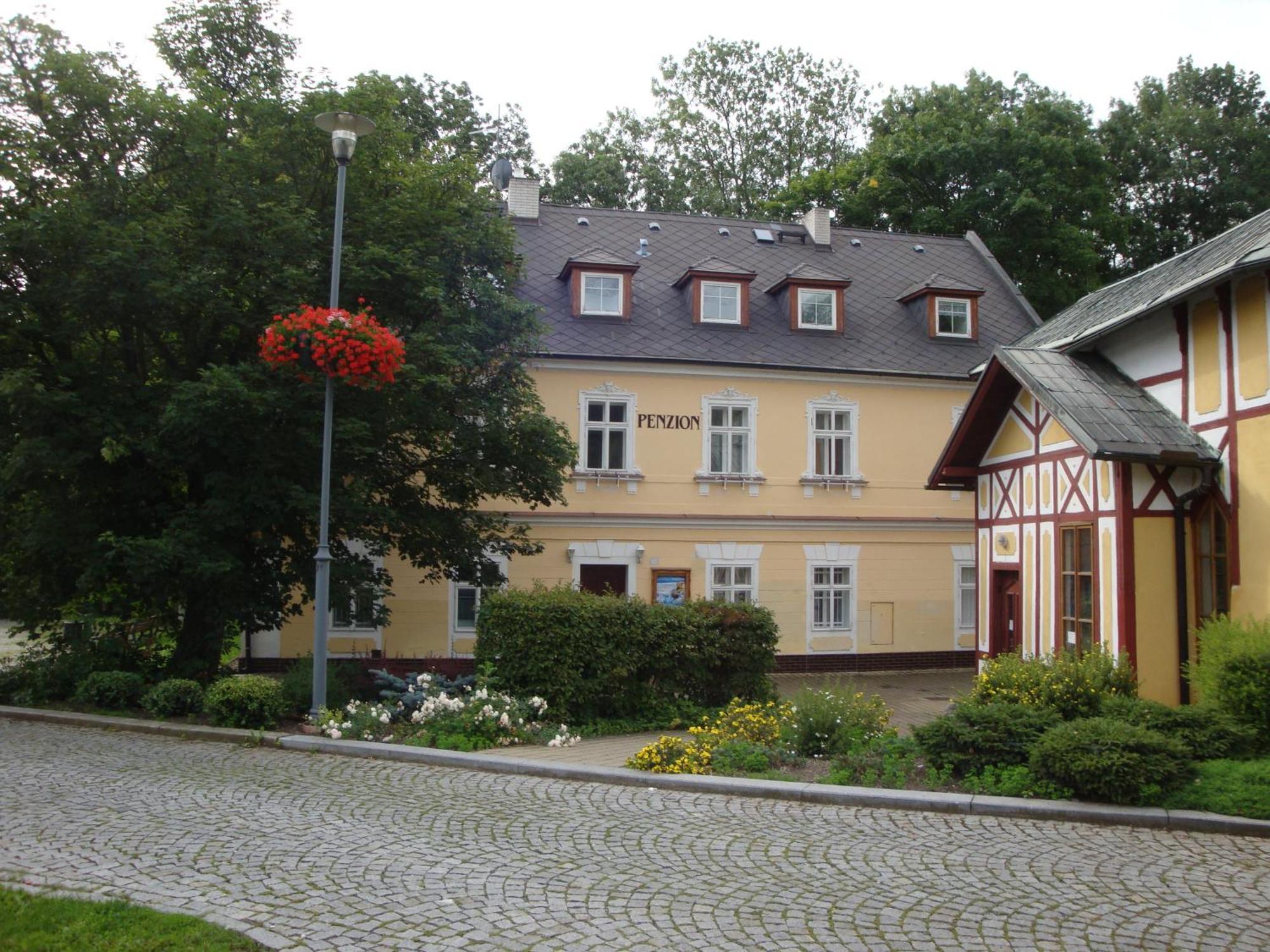 Lazne Evzenie Hotell Klášterec nad Ohří Exteriör bild