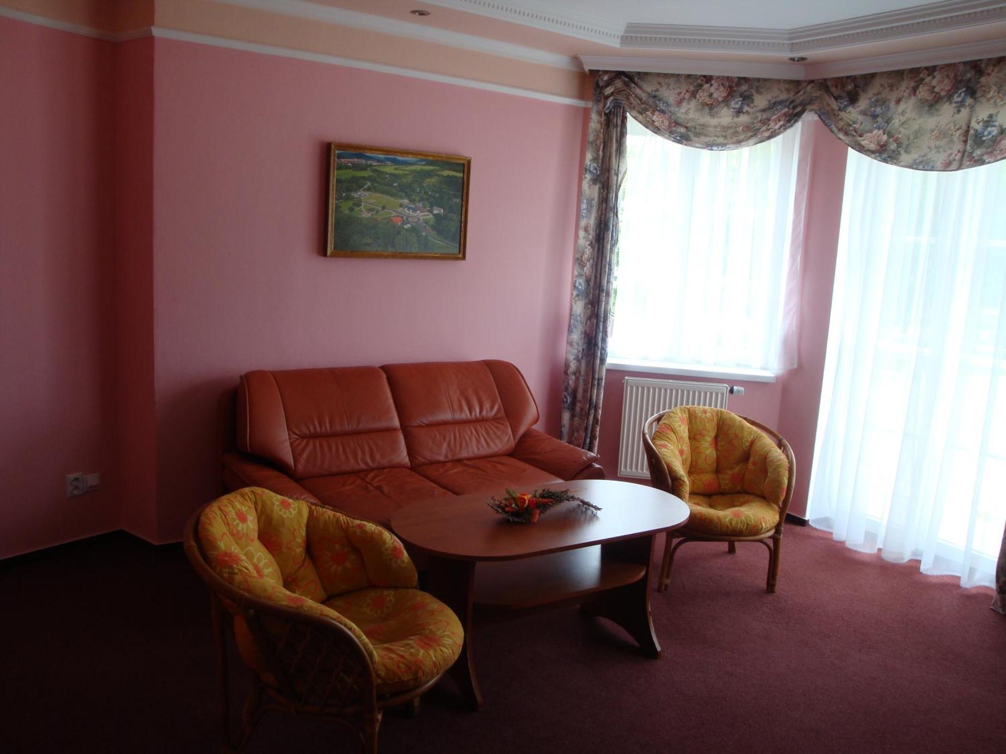 Lazne Evzenie Hotell Klášterec nad Ohří Exteriör bild