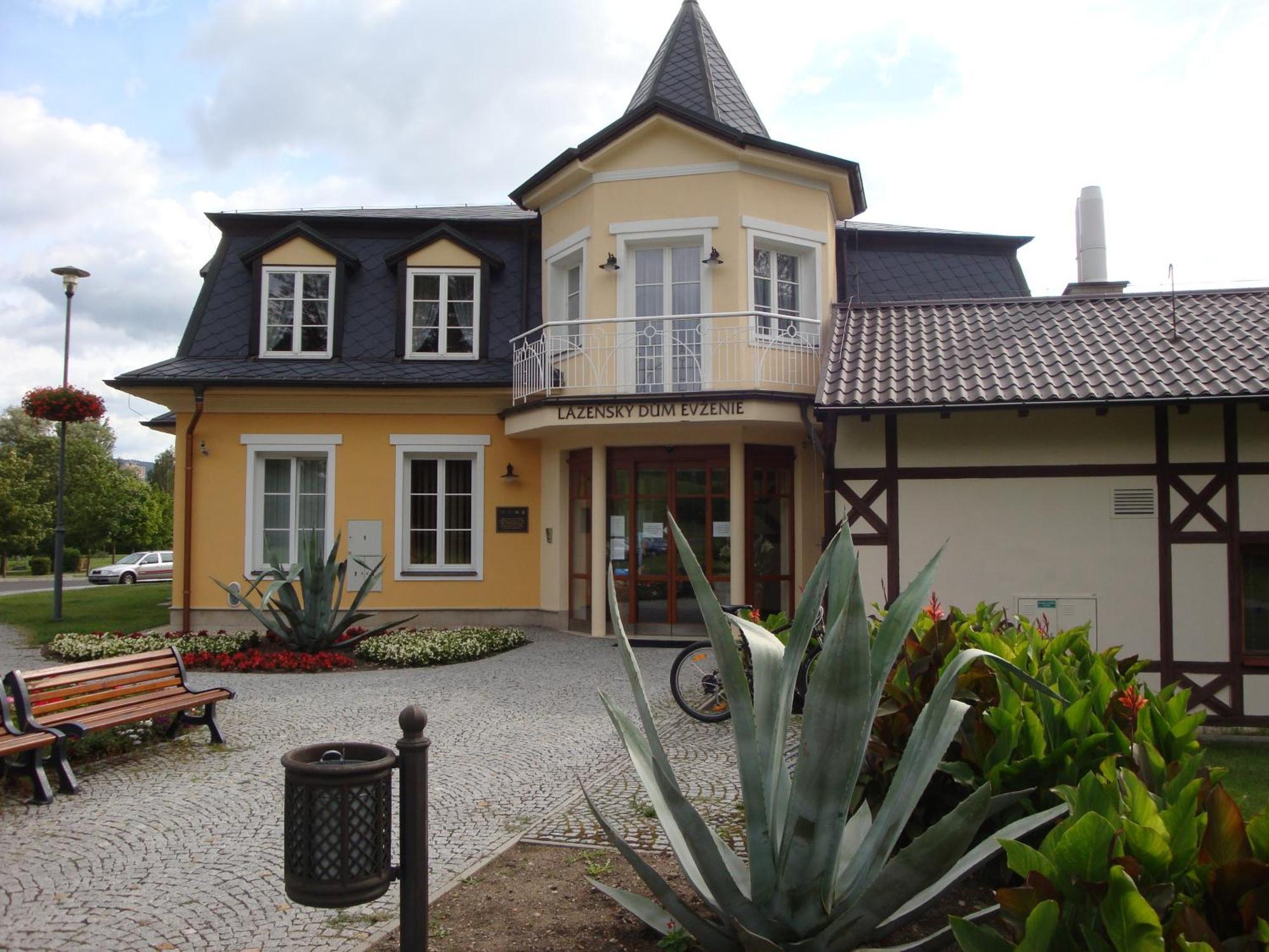 Lazne Evzenie Hotell Klášterec nad Ohří Exteriör bild